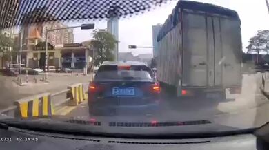 Tvrdý náraz skútru