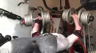 Nehoda při posilování