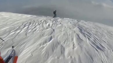 Utržení sněhového převisu