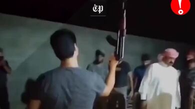 Achmed střílí na syrské svatbě z kalašnikova