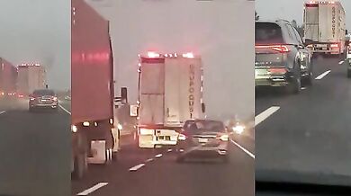 Kamión blokující silnici