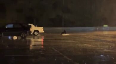 Blbnutí na parkovišti