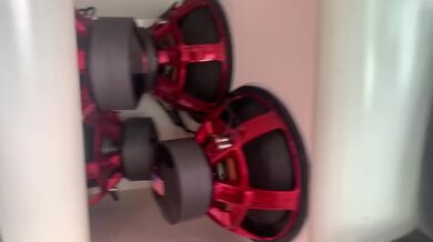 Extrémně silná zvuková soustava v autě!