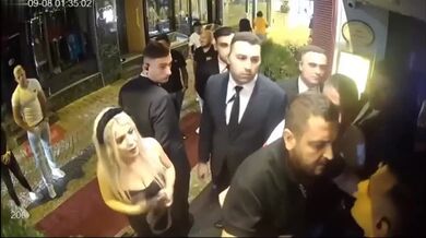 Hromadná rvačka před tureckým klubem