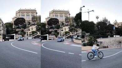 Malý elektromobil v zatáčce