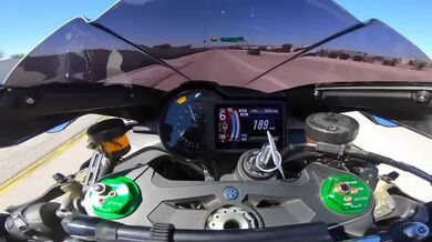 Extrémní jízda na Kawasaki Ninja H2