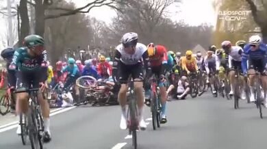 Nehoda v cyklistice na Tour of Flanders