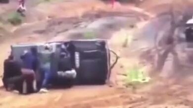 Pomoc navrátit vozidlo zpět na kola