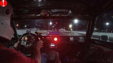 Závodní dráha s nečekanou překážkou