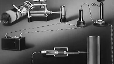 Zasílání fotografií po telefonní lince v roce 1937