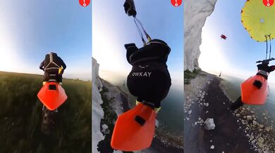 Skok z útesu na motorce