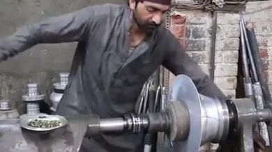 Výroba hliníkových mís