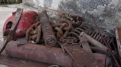 Výroba meče Wakizaši z rezavého železného řetězu