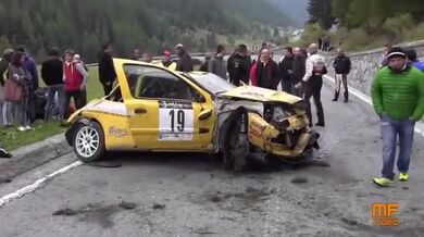 Brutální nehoda během automobilových závodů