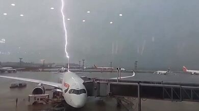 Letadlo British Airways zasaženo bleskem v Sao Paulu