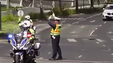 Maďarští policisté zastavili houkající sanitku kvůli koloně politiků, údajně vezla slovenského premiéra Fica