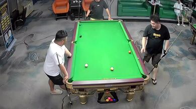 Hráč kulečníku s velkou klikou