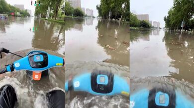 Jízda na elektrickém skútru při povodních