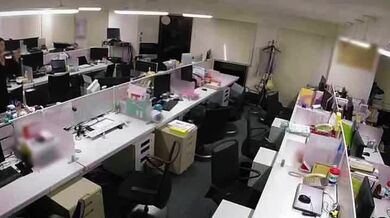 Nissan představil „inteligentní židle“, které se samy vracely ke stolu