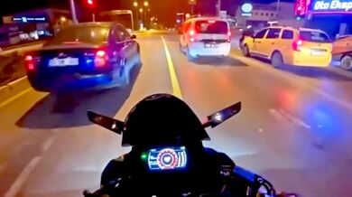 Nečekaná motonehoda na křižovatce