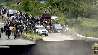 Silnice se propadla kvůli neodbornému zásahu při budování odvodňovacího příkopu