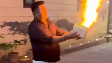 Profesionál s pyrotechnikou