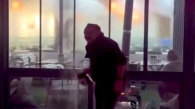 Nepovedený experiment s vařící vodou při mínus 44 stupních