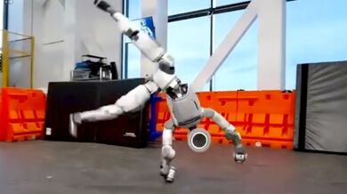 Revoluce v robotice: Nový Atlas od Boston Dynamics míří z výzkumných laboratoří přímo do továren