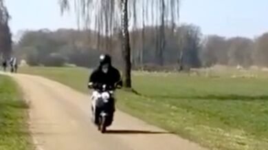 Frajírek na skútru #3