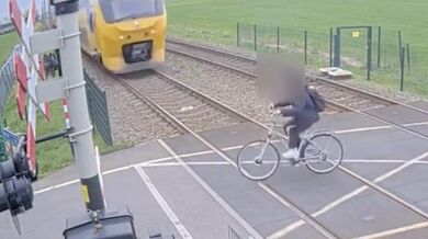Cyklista jen o vlásek unikl smrti